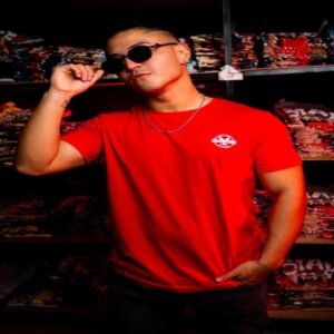 Camiseta Roja Hombre – Estilo Minimalista Premium